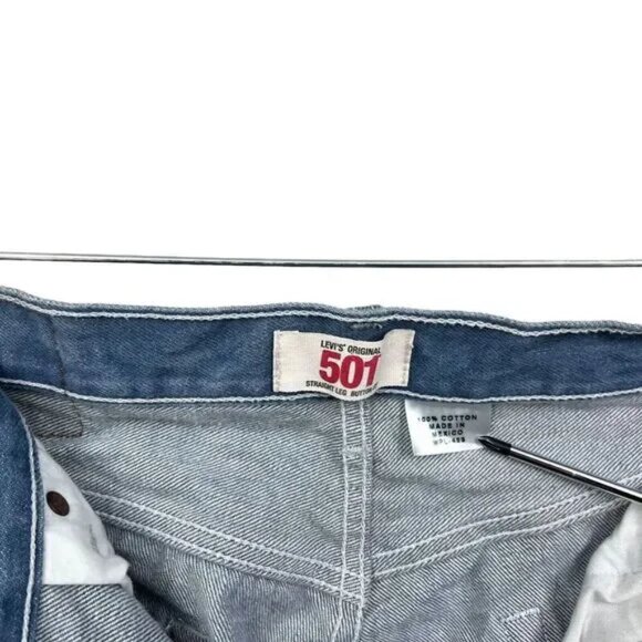 Levis 501 Jeans Mens 36x32 Button Fly Straight Leg Denim Classic Vintage - Picture 3 of 9